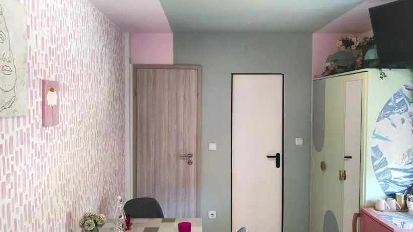 پانسیون Apartments & Rooms Saša