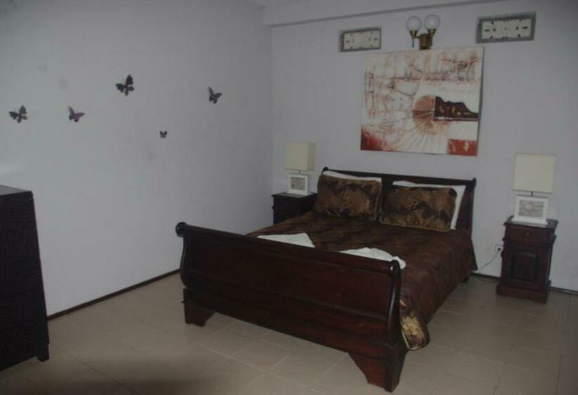 بنسيون Shangrilah Villas