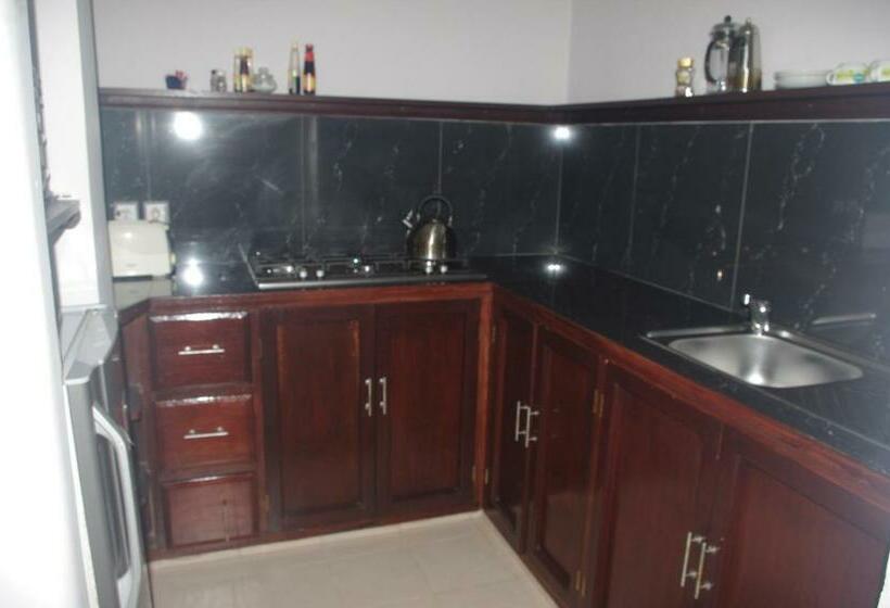 بنسيون Shangrilah Villas