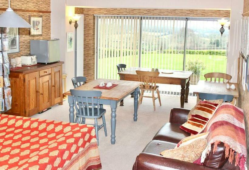 Seven Acre Corner B&b