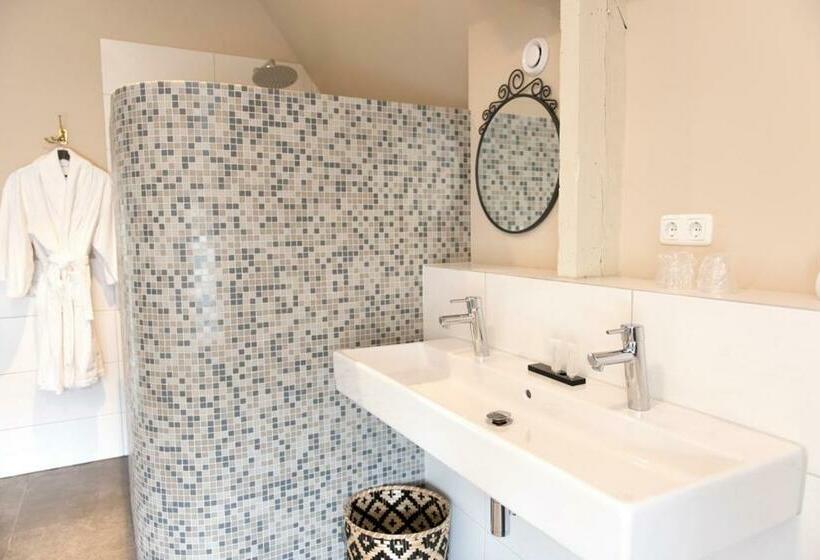 민박 Herberg D N Brouwer