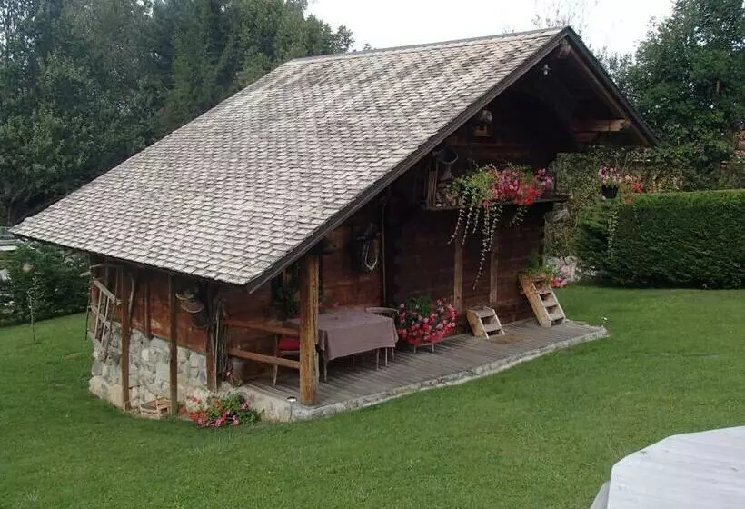 ベッドアンドブレックファースト Le Grenier