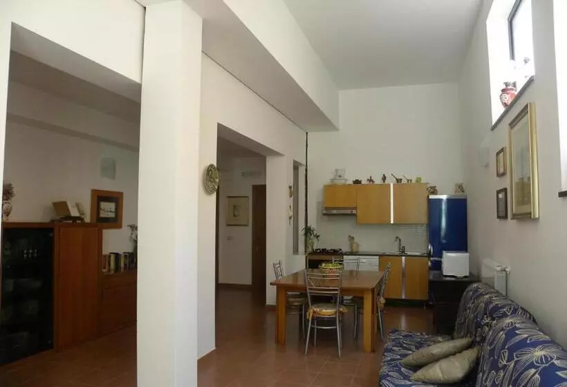 Aamiaismajoitus (B&B) Poggio Sambuco