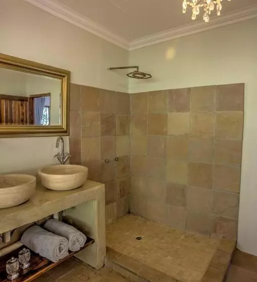 ホテル Pavetta Country House