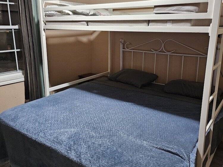 Pension Cozy Pet Friendly Home