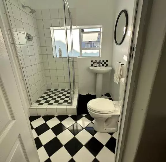 Majatalo The Owl House Guest House