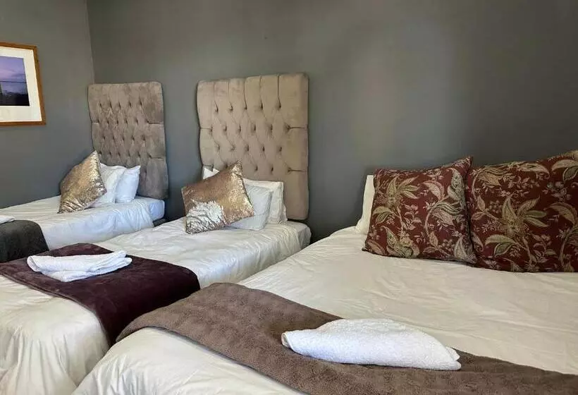 Majatalo The Owl House Guest House