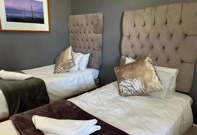 Majatalo The Owl House Guest House