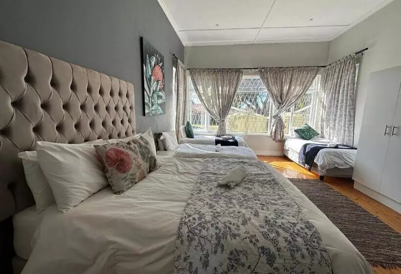 Majatalo The Owl House Guest House