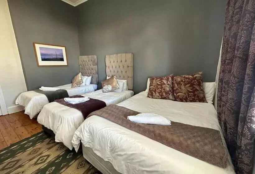 Majatalo The Owl House Guest House