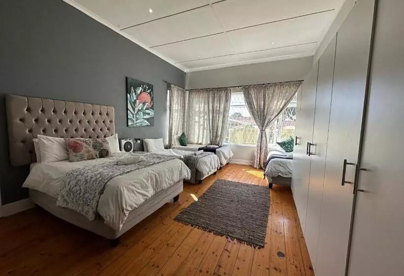 Majatalo The Owl House Guest House