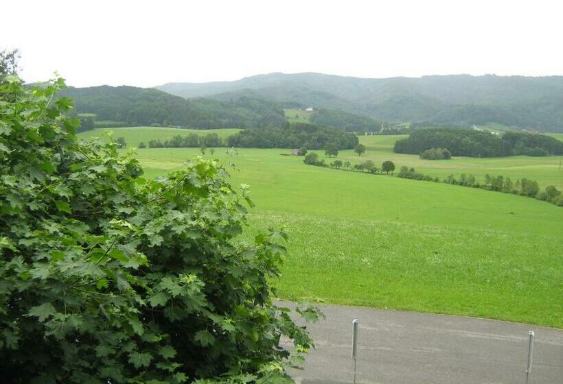 ユースホステル Gasthaus Eggerberg