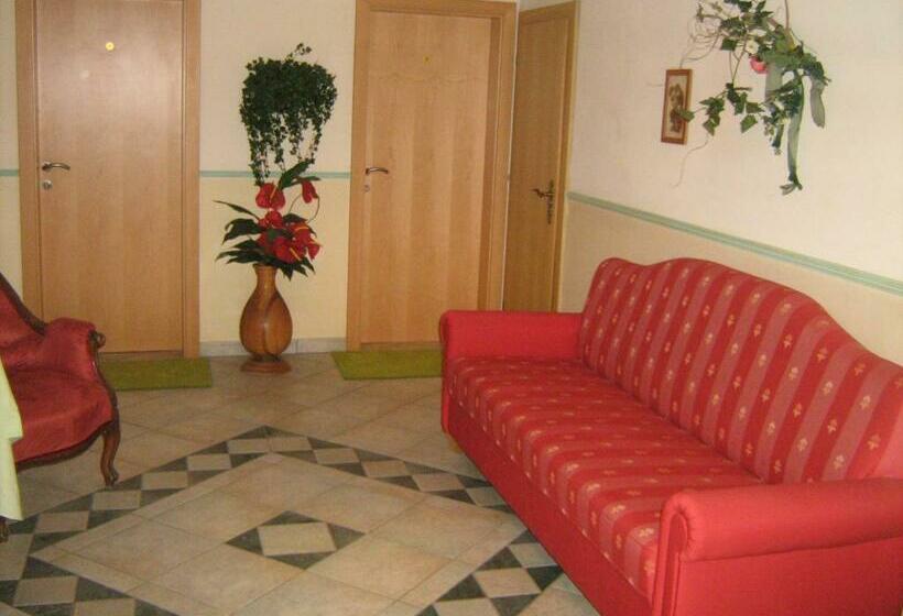 ユースホステル Gasthaus Eggerberg