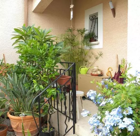 Aamiaismajoitus (B&B) Chez Patrick Roujan