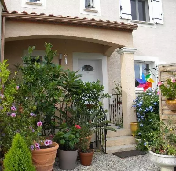 Aamiaismajoitus (B&B) Chez Patrick Roujan