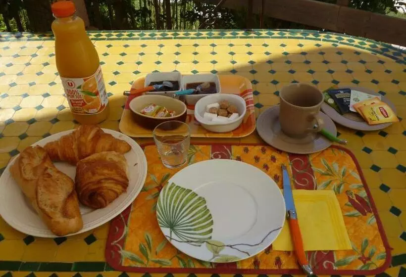 Aamiaismajoitus (B&B) Chez Patrick Roujan