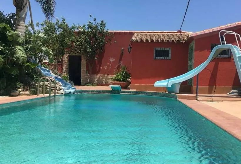 Aamiaismajoitus (B&B) Higos Chumbos, Casa Rural Compartido