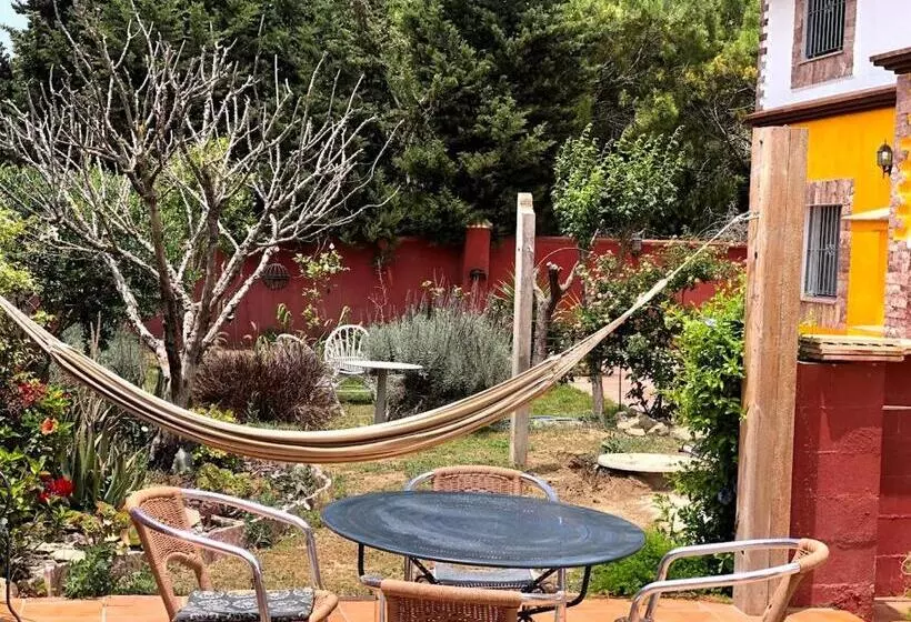 Aamiaismajoitus (B&B) Higos Chumbos, Casa Rural Compartido