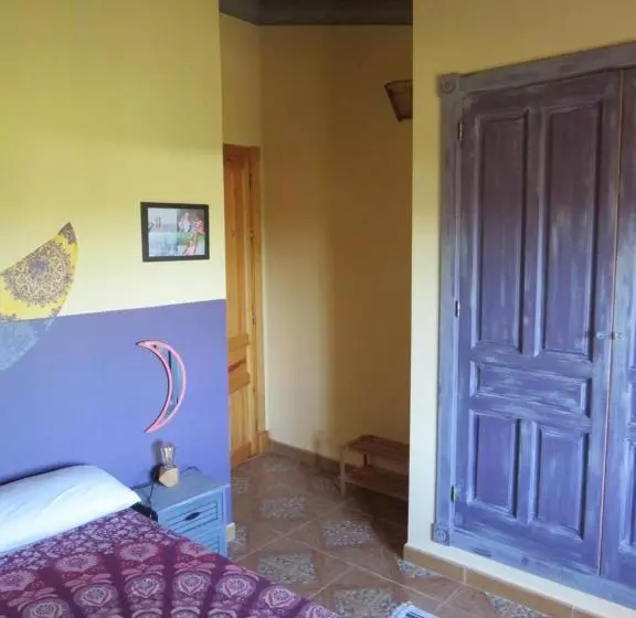 Aamiaismajoitus (B&B) Higos Chumbos, Casa Rural Compartido