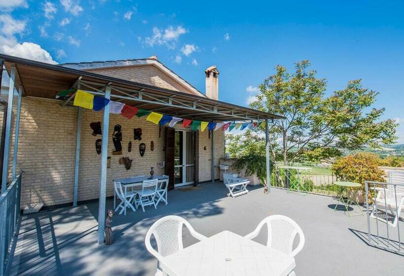 تختخواب و صبحانه Li Dolci Colli