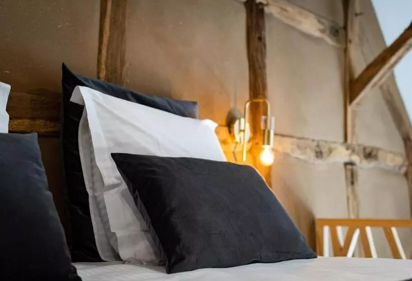 Aamiaismajoitus (B&B) Paddock Lodge   Suites Wellness & Chambres D Hôtes