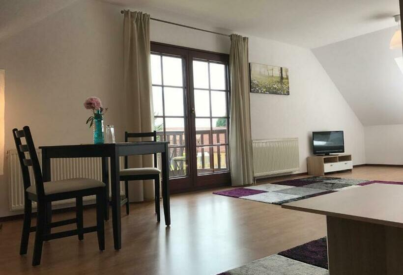 Lokal Genial Pension & Restaurant