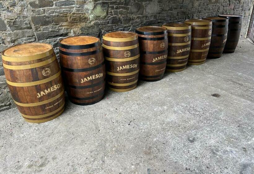 Geoghegans Magpie Bar And B&b