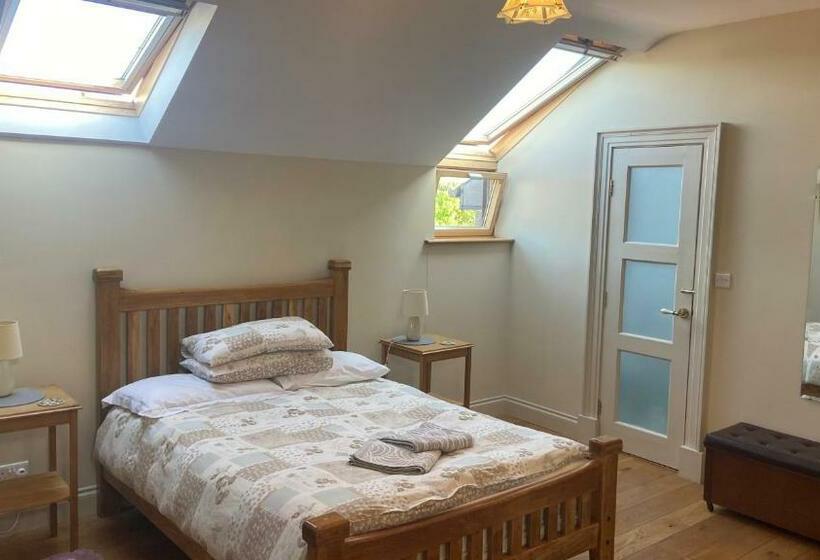 Geoghegans Magpie Bar And B&b