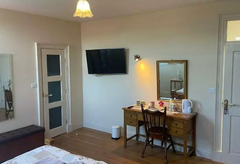 Geoghegans Magpie Bar And B&b