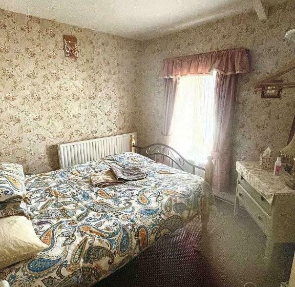 Geoghegans Magpie Bar And B&b