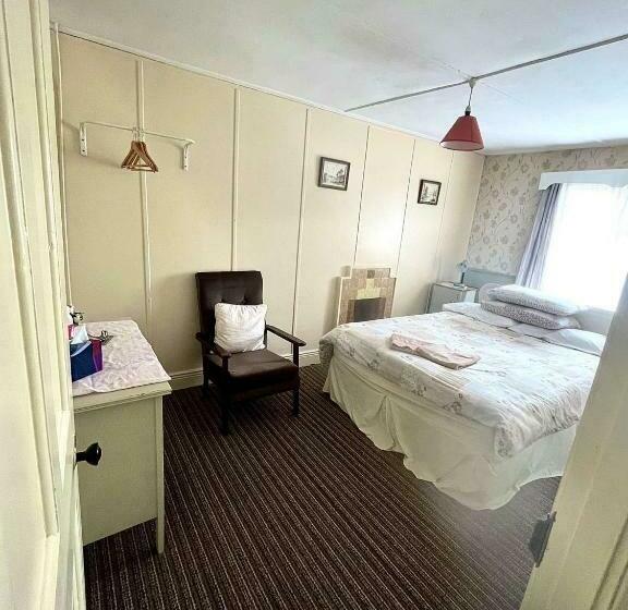 Geoghegans Magpie Bar And B&b