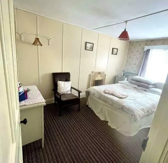 Geoghegans Magpie Bar And B&b