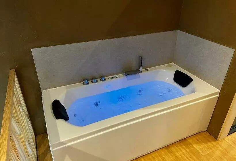 Aamiaismajoitus (B&B) Paddock Lodge   Suites Wellness & Chambres D Hôtes