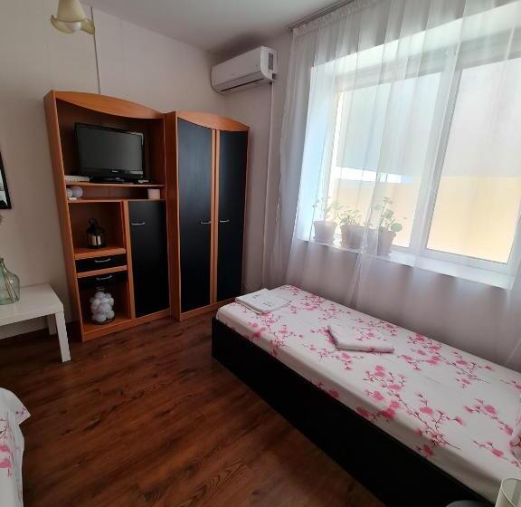 פנסיון Teodora House