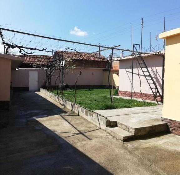 פנסיון Teodora House