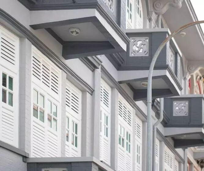 هتل Butternut Tree