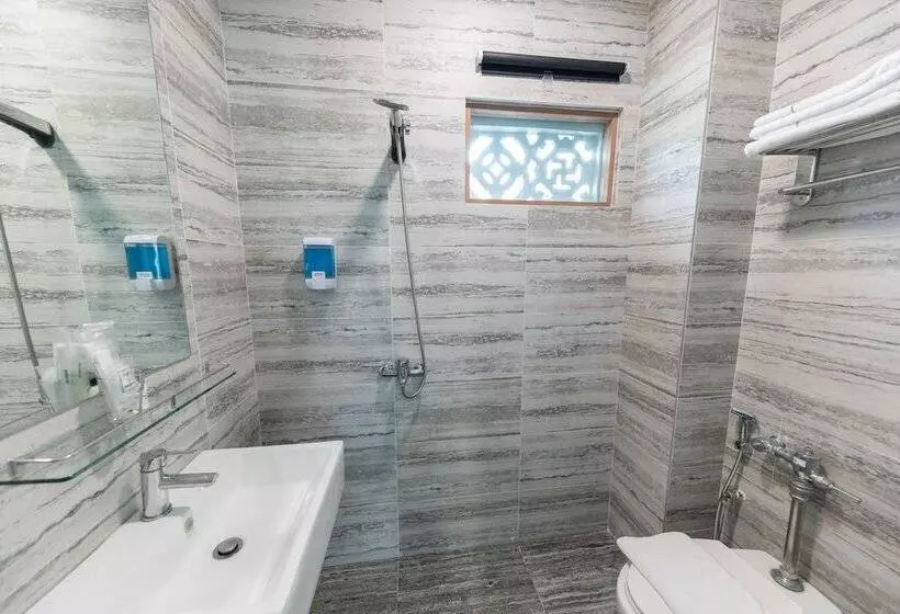 هتل Butternut Tree