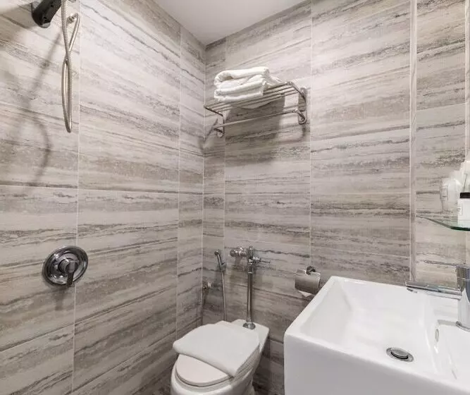 هتل Butternut Tree