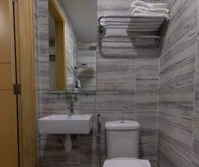 هتل Butternut Tree