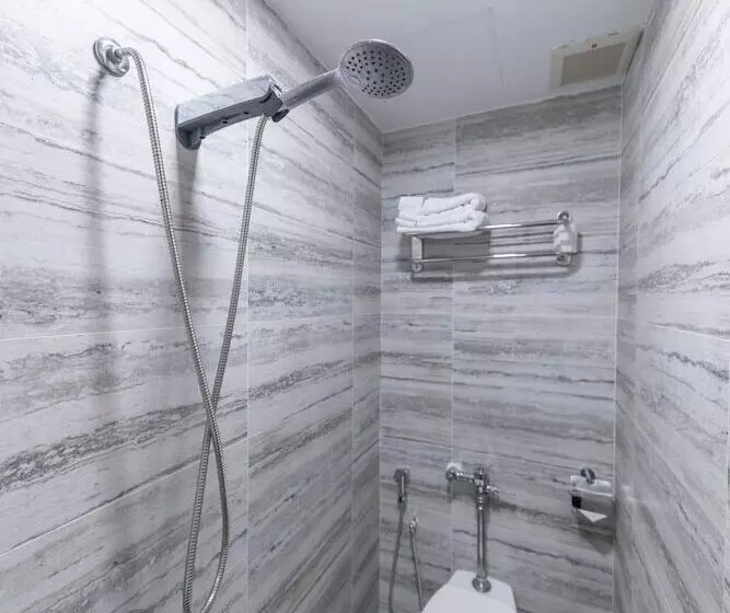 هتل Butternut Tree