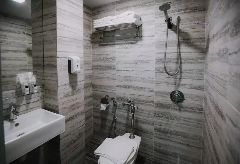 هتل Butternut Tree