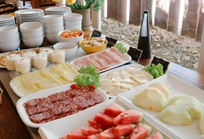 호텔 Carlton Plaza Baoba