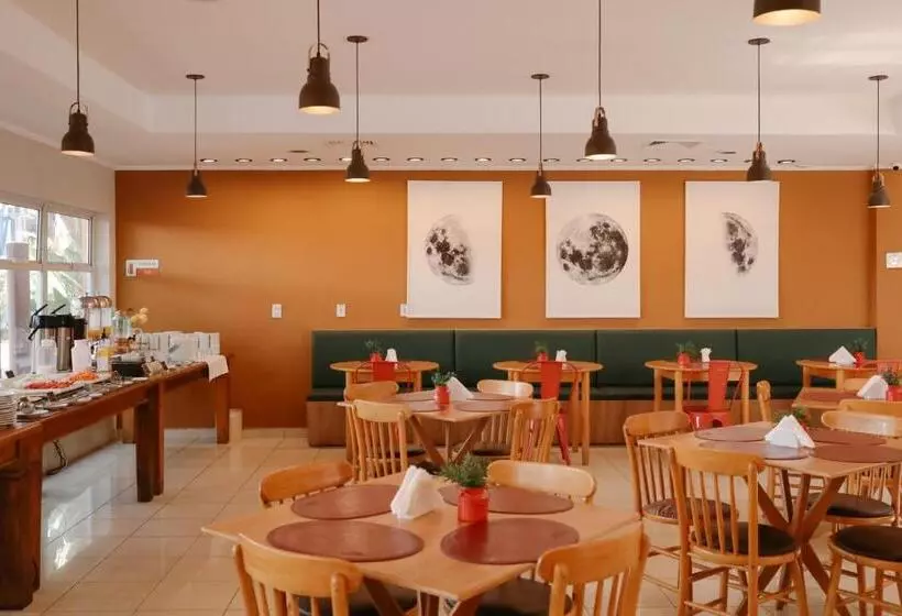 호텔 Carlton Plaza Baoba