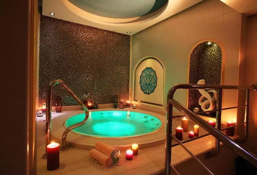 酒店 Golden Tulip Dana Bay Resort  Families ,للعائلات