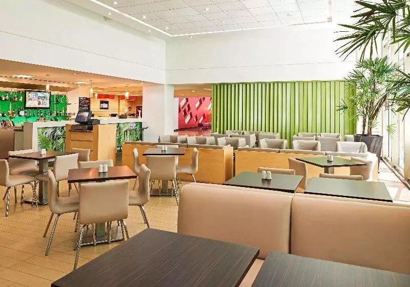 ホテル Ibis Cancun Centro