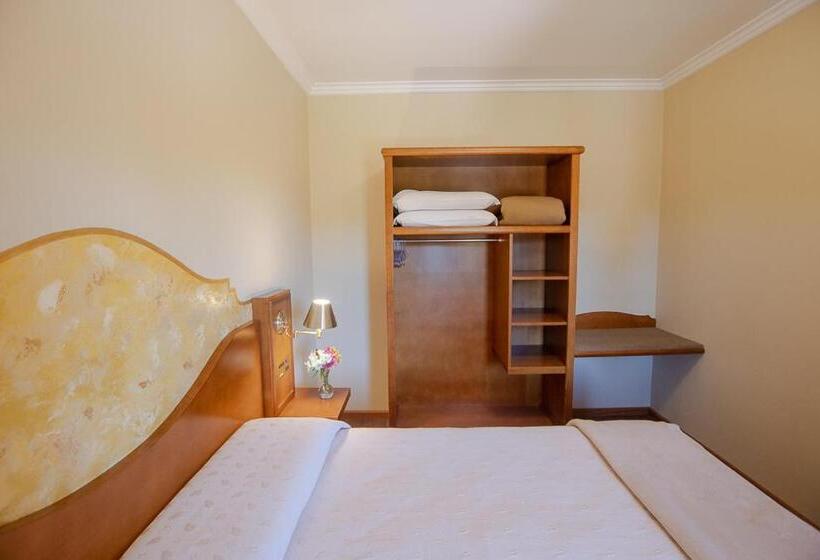 هتل Pousada Vovó Carolina