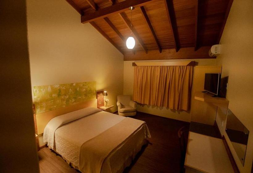 هتل Pousada Vovó Carolina