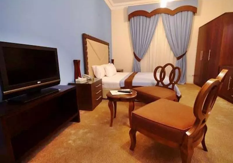 酒店 Royal & Suites