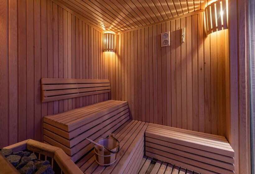 Ramada Hotel & Suites By Wyndham Al Qassim