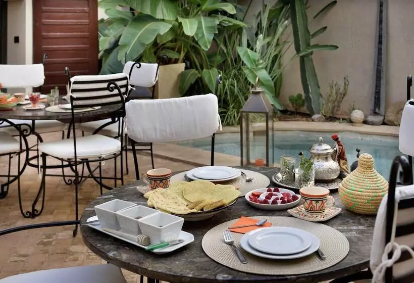 Riad Les Ammonites And Spa